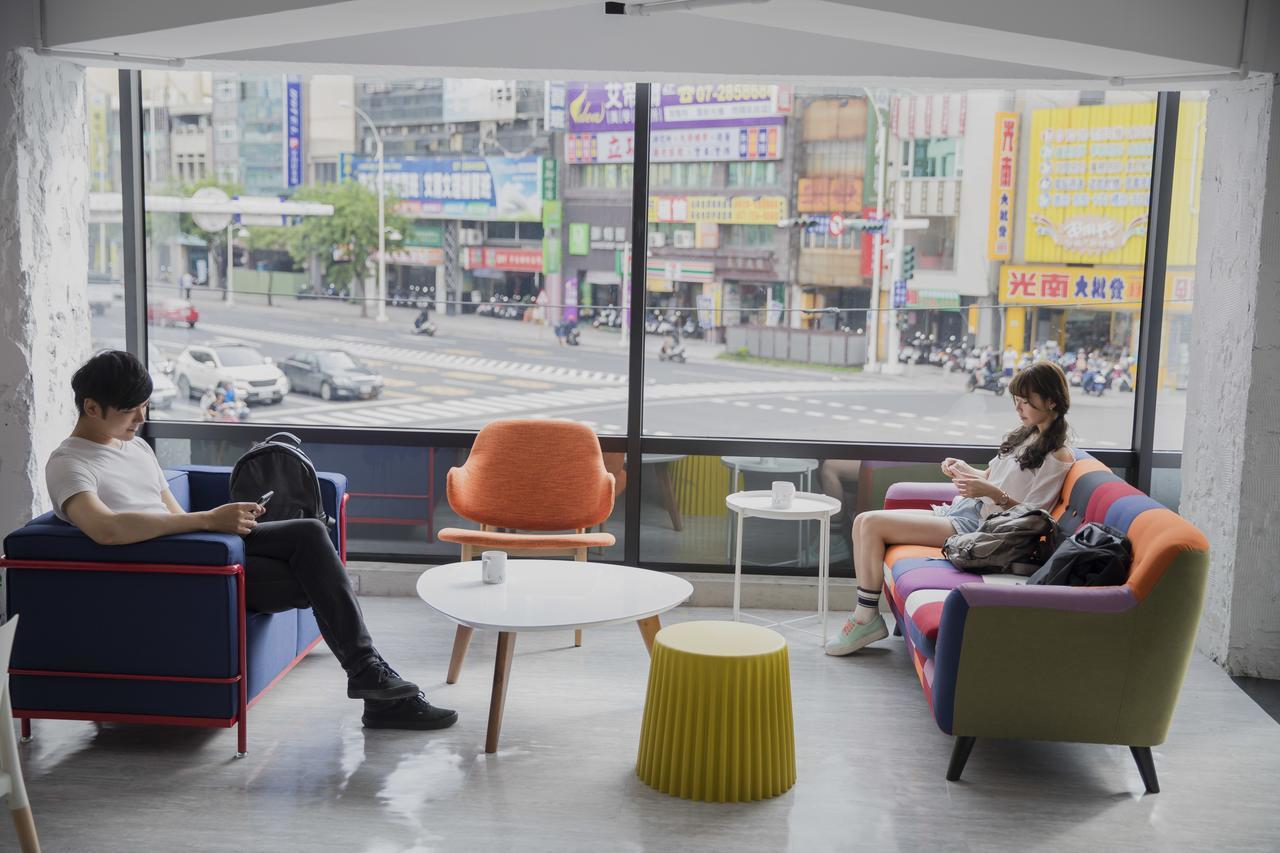Single Inn-Kaohsiung Station Exteriör bild